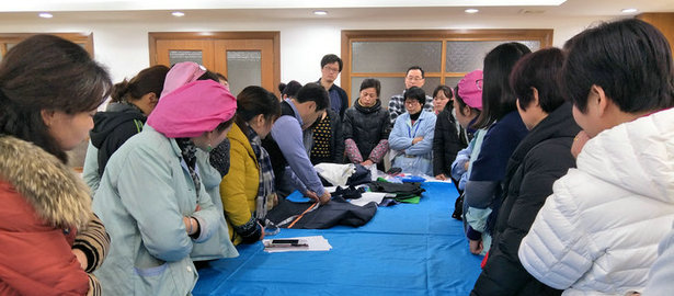 刘潭服装邀请日本服装加工专家交流缝制规则